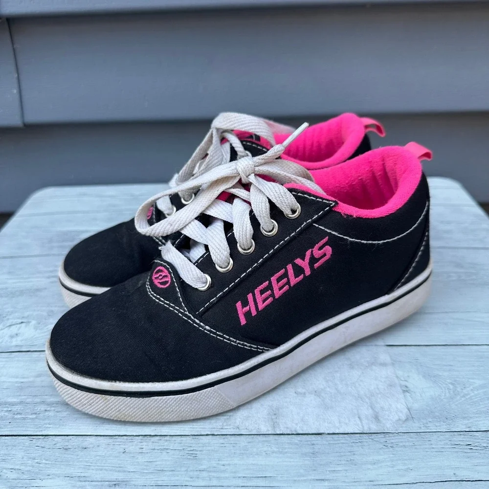 Heelys Black Pink Skate Shoes Youth Size 3 Girls Wheeled Roller Sneakers